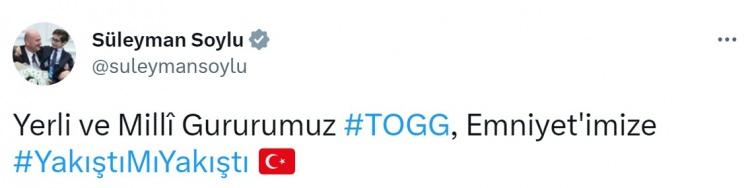 <p>Türkiye'deki Togg marka ilk polis aracı olan <strong>"34 A 1453"</strong> plakalı araçla ilgili sosyal medya hesabından bir paylaşım yapan Soylu, <strong>"Yerli ve Milli Gururumuz #TOGG, Emniyet'imize #YakıştıMıYakıştı"</strong> ifadelerini kullandı.</p>