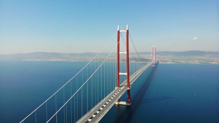<p>Kazananın Forum delegelerinin oyları ile belirlendiği yarışmada birinci olan 1915Çanakkale Köprüsü’nün ödülü, UNECE Kamu-Özel Sektör Ortaklıkları Bölüm Başkanı Tony Bonnici ve UNECE KÖİ’ler Çalışma Grubu Başkanı George Katapodis tarafından 1915 Çanakkale Köprüsü ve Otoyolu Finanstan Sorumlu Genel Müdür Yardımcısı Murat Sarıkaya’ya takdim edildi.</p>