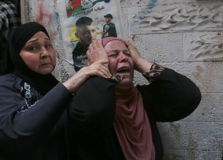 <p>Bu ölümlerin 33’ü, İsrail ordusunun 9 Mayıs’ta hava saldırıları başlattığı abluka altındaki Gazze Şeridi’nde son 5 günde kaydedildi.</p>
