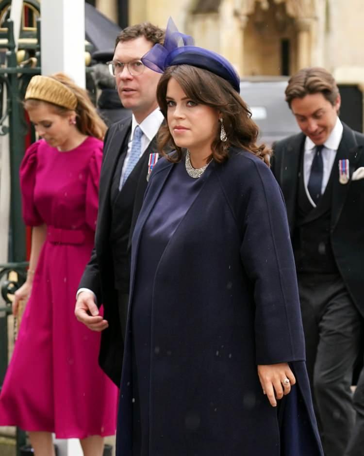 <p><span style="color:#ff6699"><strong>Prenses Eugenie</strong></span></p>