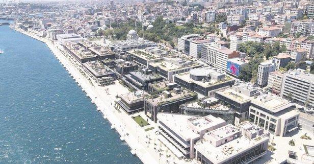 <p><span style="color:#A52A2A"><strong>Türkiye'nin yükselen devi Galataport projesinin tam karşısındaki yer alan sokakta bir bina satın alan Beyazıt Öztürk, burayı otele çevirmeye karar verdi.</strong></span></p>
