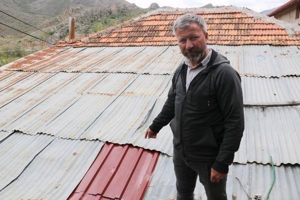 <p>Çatı onarımında da imece usulü elden ele, bir tane iyi bir ustamız var onu tuttuk. Elden ele malzemesini çimentosunu tekrar kullanabilir hale getirdik. Kendilerine tekrar geçmiş olsun diyoruz" dedi.</p>