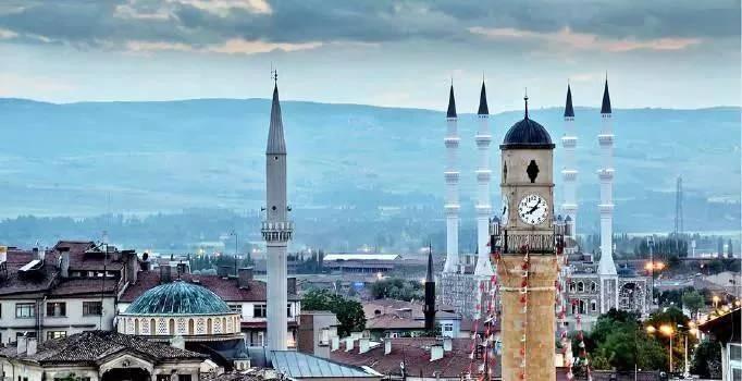 <p>Çorum - 178 bin 867 kişi</p>
<p> </p>