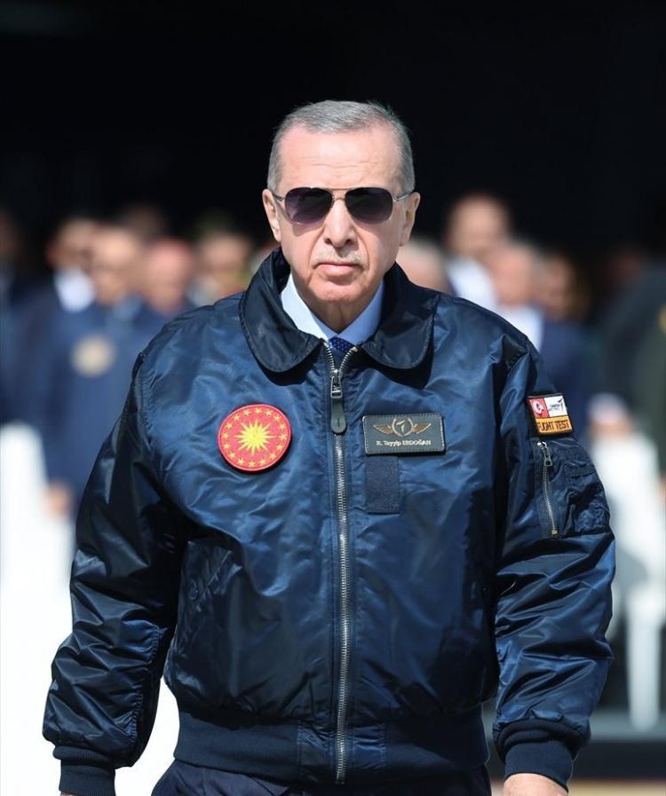 <p>Haberin devamında, <strong>"Erdoğan'ın yönetimi altında Türkiye'nin bölgesel ve uluslararası bir güç komisyoncusu olarak rolü önemli derecede arttı"</strong> ifadelerine yer verildi.</p>