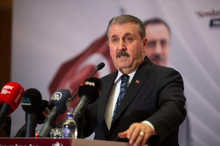<p>BBP Genel Başkanı Mustafa Destici İstanbul'da, </p>
