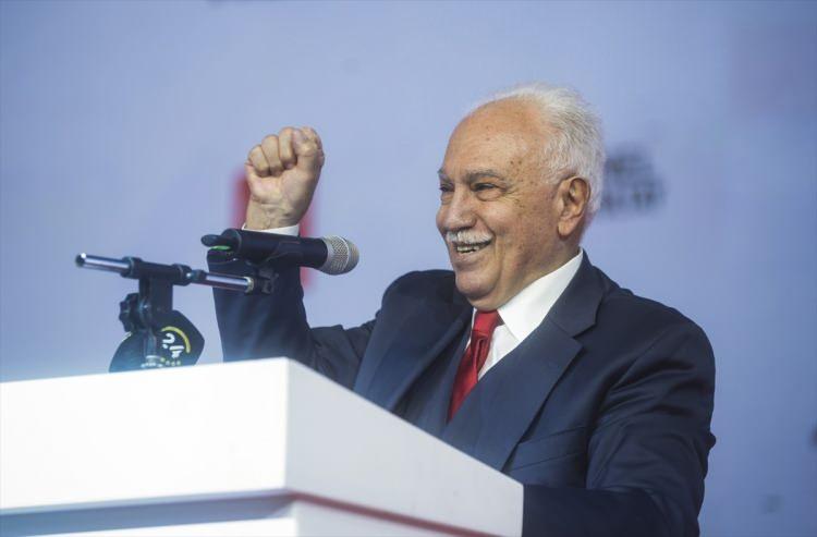<p>Vatan Partisi Genel Başkanı Doğu Perinçek İstanbul Beşiktaş'taki Şair Nedim Ortaokulu'nda oyunu atacak.</p>