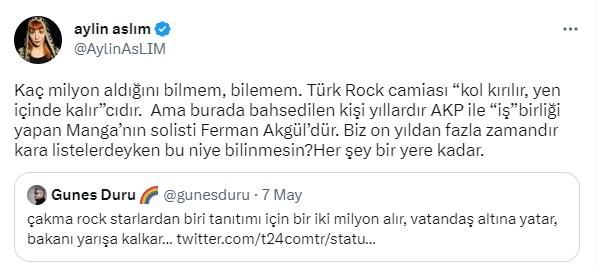 <p><span style="color:#4B0082"><strong>Şarkıcı, </strong></span><span style="color:#8B4513"><strong>"Kaç milyon aldığını bilmem, bilemem. Türk Rock camiası 'kol kırılır, yen içinde kalır'cıdır. Ama burada bahsedilen kişi yıllardır AKP ile 'iş'birliği yapan Manga'nın solisti Ferman Akgül'dür. Biz on yıldan fazla zamandır kara listelerdeyken bu niye bilinmesin? Her şey bir yere kadar."</strong></span><span style="color:#4B0082"><strong> diyerek Akgül'ü linç etti. </strong></span><strong><a href="https://www.yasemin.com/" target="_blank"><span style="color:rgb(255, 255, 255)">(Yasemin.com)</span></a></strong></p>