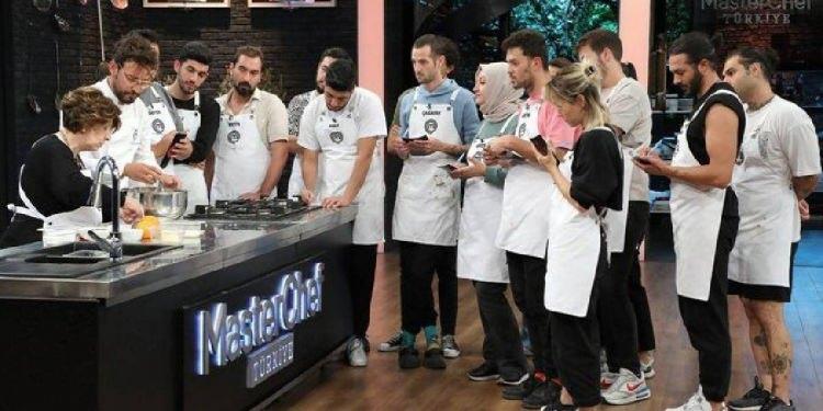 <p><span style="color:#000000"><strong>MASTERCHEF'İN YENİ KADROSU BELLİ</strong></span></p>
