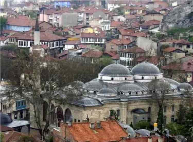 <p><strong><span style="color:#B22222">KÜTAHYA:</span> Frigler buraya "Katyasiyum veya Katiation" adını vermişlerdir. Daha sonra yöre halkı buraya Kütahya demiştir. miştir.</strong></p>
<p> </p>