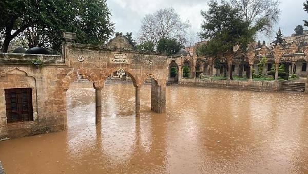 <p> Güçlendirme ve restorasyon çalışmalarında son aşamaya gelinirken, daha önce numaralandırılarak sökülen revak taşları, yeniden yerine monte edilmeye başlandı. </p>

