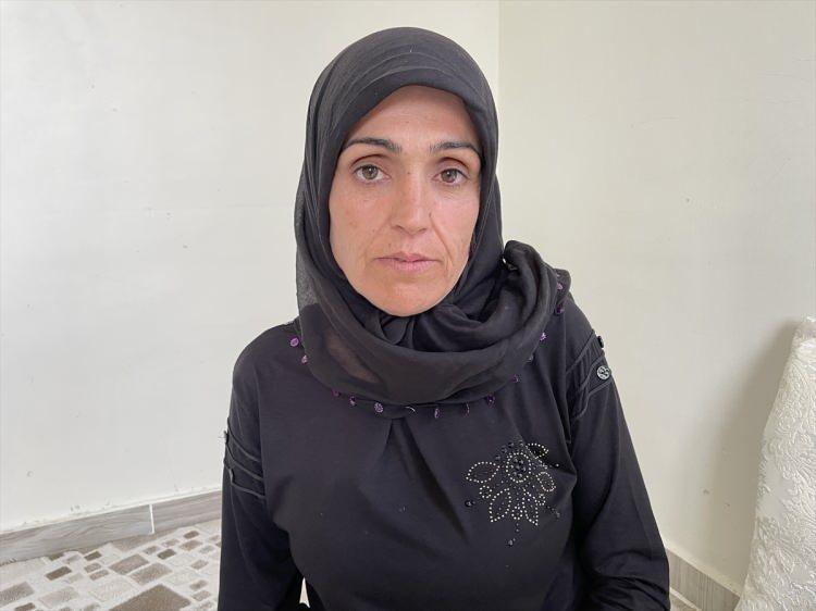 <p><strong>"Allah hiçbir zaman hakkımızı bırakmasın"</strong></p>
<p>Aynur Yaman, AA muhabirine, terör saldırısında eşi ve 15 akrabasını kaybettiğini söyledi.</p>