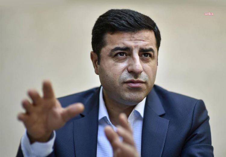<p>Osman Kavala gibi Selahattin Demirtaş da Kemal Kılıçdaroğlu'nun Cumhurbaşkanı seçilmesini dört gözle bekliyordu. Kılıçdaroğlu'nun seçim mağlubiyeti sonucunda Demirtaş da hüsrana uğradı.</p>