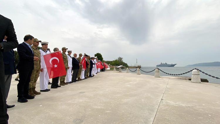 <p>Ardından engellilerin askerlik eğitimi başladı. Bölük komutanı ve bölük astsubayı tarafından 8 engelli gence, harp silah ve araçların tanıtımı yapıldı, yanaşık düzen eğitimi verildi.</p>
<p> </p>