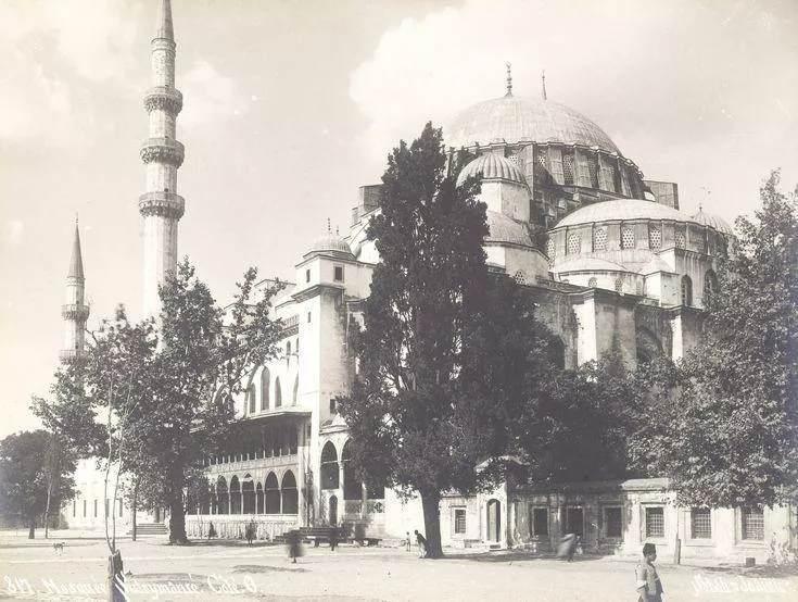 <p>Bu notu bulduğunuza göre kemerlerden birinin kilit taşı aşındı ve nasıl değiştirileceğini bilmiyorsunuz.</p>