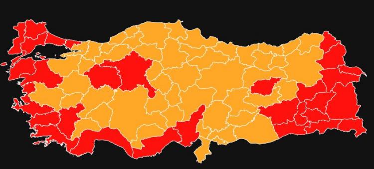 <p>14 Mayıs Cumhurbaşkanlığı ve Milletvekilliği seçimlerinde asrın felaketiyle sarsılan deprem bölgesi açık ara farkla Cumhurbaşkanı olarak Recep Tayyip Erdoğan'ı destekledi.</p>
