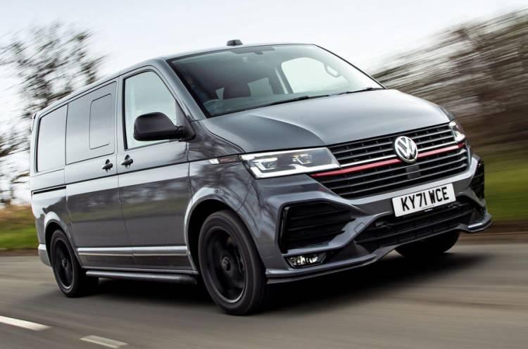 <p>1577 satışla VW Transporter,</p>