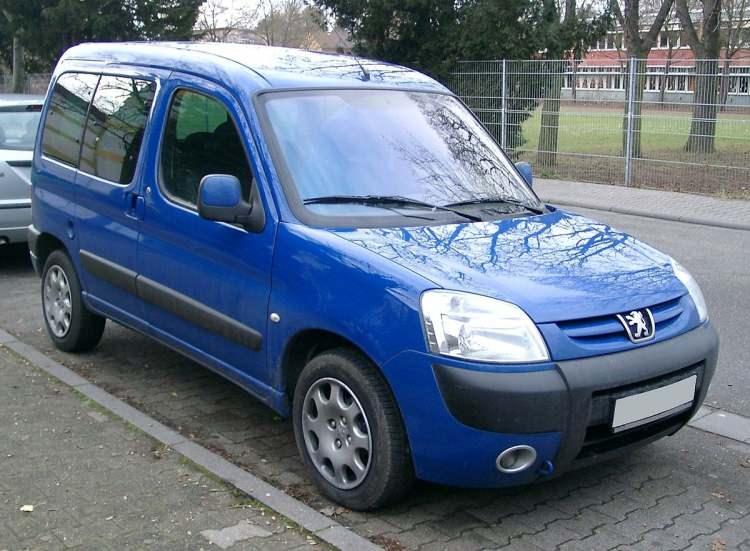 <p>1100 adetle Peugeot Partner</p>
