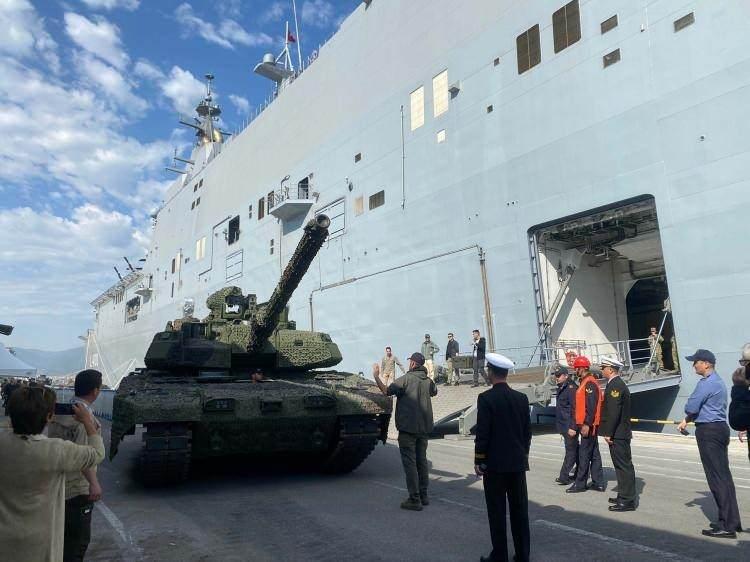 <p>Deniz Kurdu Tatbikatı’nın toplam; 113 su üstü gemisi, 9 denizaltı, 59 uçak, 35 helikopter, 19 insansız hava aracı ile kamu kurumları da dâhil yaklaşık 18.000 personelin iştiraki gerçekleştirilmesi planlanıyor.</p>