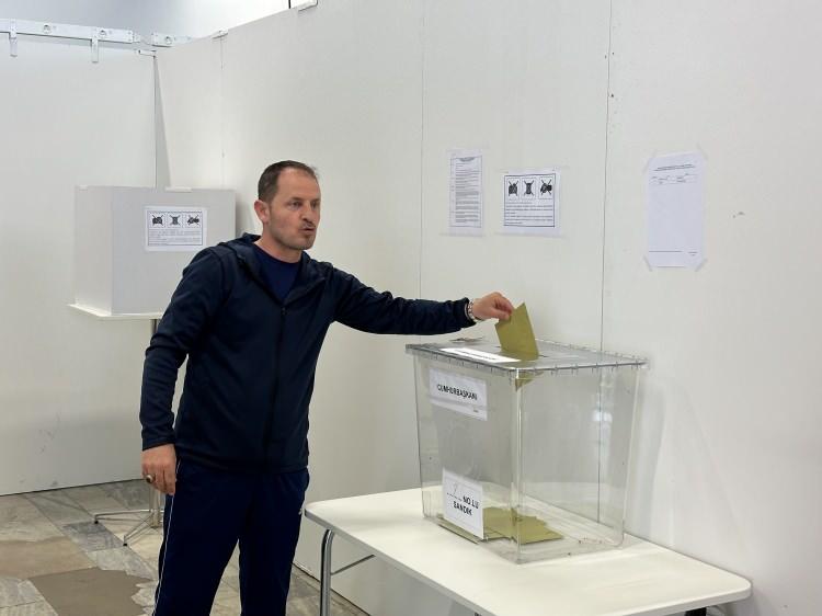 <p>ATA İttifakı Cumhurbaşkanı Adayı Sinan Oğan'ın oy oranı yüzde 1,90, Memleket Partisi Genel Başkanı Muharrem İnce'nin oy oranı yüzde 1,06 olmuştu.</p>
