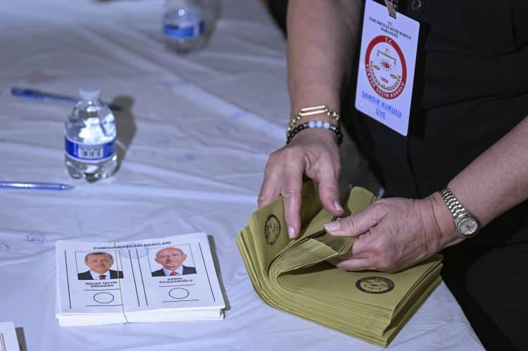 <p>Bu oyların sayım ve dökümleri Yurt Dışı İlçe Seçim Kurulu Başkanlığı'nın nezaretinde yapılacak.</p>