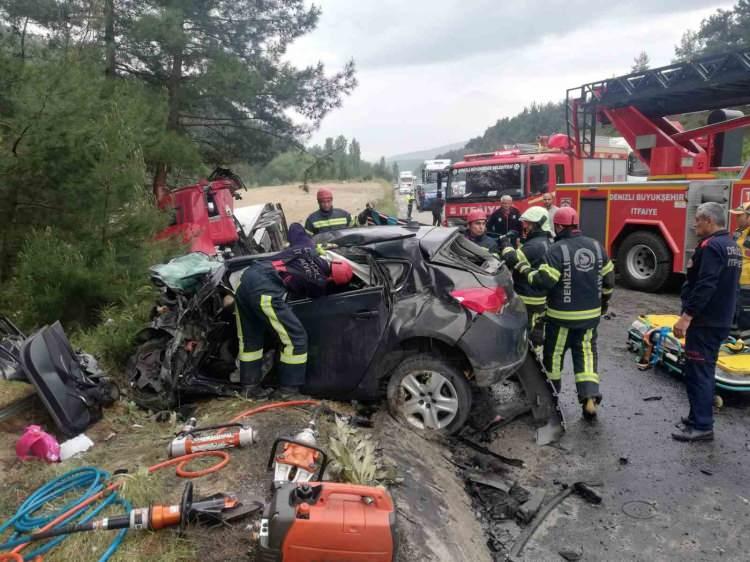 <p>Kazada hayatını kaybeden 4 kişilik Çetinkaya ailesinden gelen acı haber, uzun süredir birlikte görev yaptıkları Marmaris Devlet Hastanesi ve baba ocaklarına ateş düşürdü.</p>