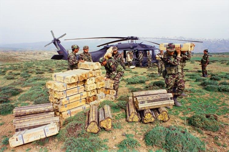 <p>Daha sonra, Vali Kadir Ekinci, Belediye Başkanı Erdal Arıkan, Elazığ 8. Kolordu Komutanı Tümgeneral Tamer Atay, Tunceli Jandarma Bölge Komutanı Tümgeneral Nurettin Alkan ve beraberindekiler şehitlerin temsili mezarlarına karanfil bıraktı.</p>