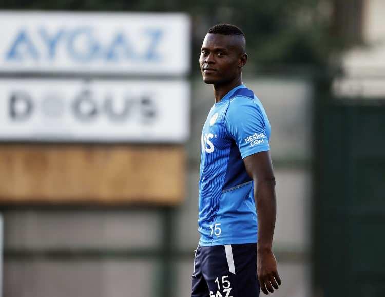 <p>MBWANA SAMATTA<br />
Geldiği günden bu yana istenen katkıyı bir türlü veremeyen Mbwana Samatta elden çıkarılacak.</p>
