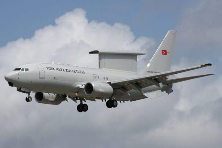 <p>Bu ülkelerin bazılarıyla mevcut platformların modernizasyonu, bazılarıyla ise yeni AEW&C platformlarının geliştirilmesi konusunda iş birliği üzerinde görüşülüyor.</p>
