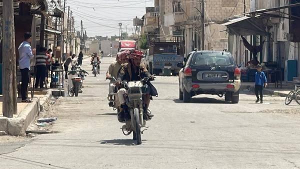 <p>Kendi rızasıyla ülkesine geri dönüş yapmak isteyen Suriyeliler, yaşadıkları illerdeki İl Göç İdaresi Müdürlüklerine müracaat ederek gönüllü geri dönüş işlemlerini başlatıyor. </p>

