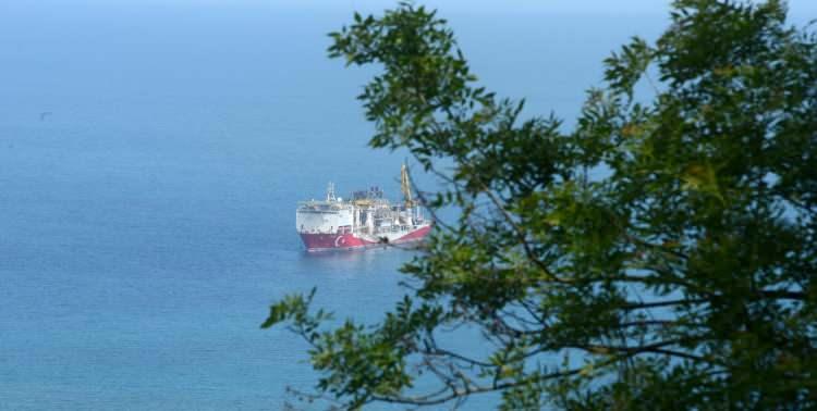 <p>Enerji ve Tabii Kaynaklar Bakanı Fatih Dönmez, 21 Mayıs'ta katıldığı bir televizyon programında, Karadeniz'de petrol ve doğal gaz arama çalışmalarına ilişkin, "Yeni sahalarda keşif amaçlı sondajlarımızı da yapacağız. Ordu açıklarındaki sismik çalışmalarımızı tamamladık. </p>
