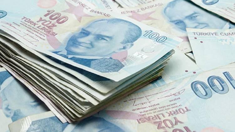 <p><strong>EMEKLİYE 3 KADEMELİ ARTIŞ</strong></p>
<p> </p>
<p>En düşük emekli maaşının 7.500 TL olmasının ardından bu rakamın üstünde maaş alanlar için de kademeli bir artış için çalışma başlatılmıştı.</p>