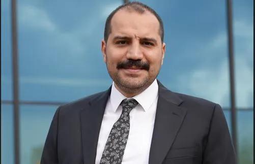 <p><strong>"PAVO Group olarak tasarlayıp ürettiğimiz Gök Alp dronumuzla Roketsan'ımızın 'METE'si göklerde buluştu. 'METE'nin kullanıldığı ilk platform olan Gök Alp ise hem faydalı yük kapasitesi hem ateşlemeden etkilenmeyen stabil kalma kabiliyetleriyle ön plana çıkıyor. Özellikle küçük çaplı dron sistemlerinin bu tarzda mühimmatları kullanırken yaşadığı sarsılma ve irtifa kaybetme sorununu ortadan kaldıran Gök Alp dron sistemi ile yurt dışı pazarında etkin rol oynayacağız."</strong></p>
<p> </p>