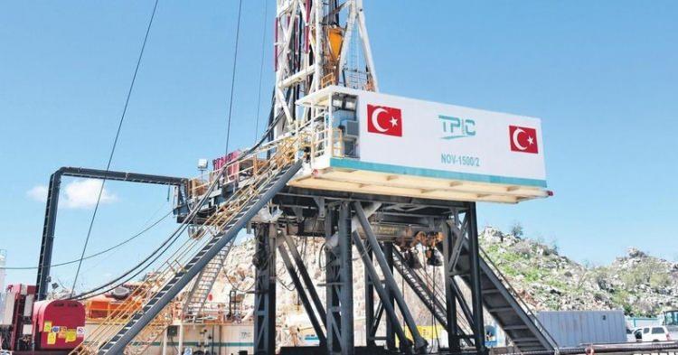 <p>"Şu an da olağan üstü bir çalışma var, olağan üstü bir emek var. Bu olağan üstü çalışmanın ve emeğin sonunda da üretim var. Şırnak kabuğunu yırttı diyoruz, yırtacak demiyoruz.</p>
