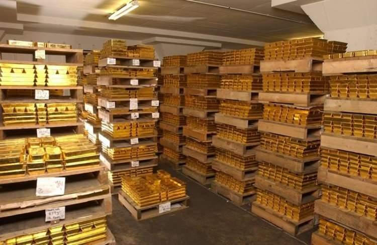 <p>2022’de 148 tonla altın alımı rekoru kıran Türkiye Cumhuriyet Merkez Bankası (TCMB), bu yıl da rezervlerini güçlendirmeyi sürdürüyor. </p>
