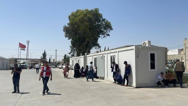 <p><strong>554 bin 609 Suriyeli gönüllü dönüş yaptı</strong></p>
<p>Türkiye, Suriyelerin ülkelerine geri dönüşlerinde "gönüllü, güvenli ve onurlu geri dönüş" prensibini esas alıyor. </p>