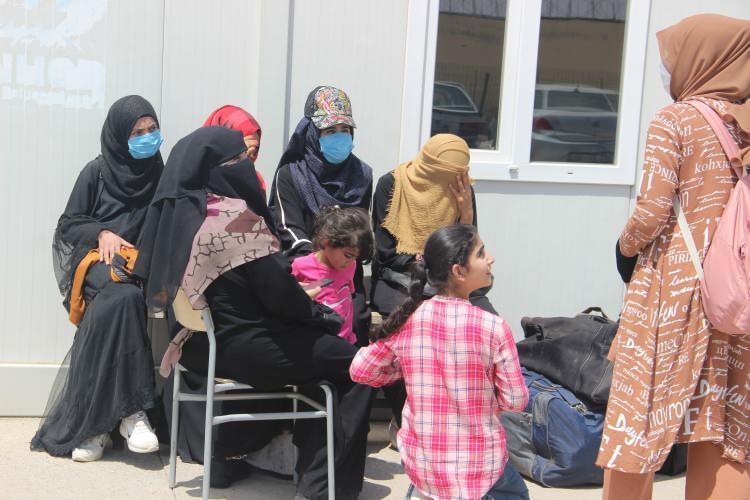 <p>Suriye’nin kuzeyinde inşa edilecek 240 bin kalıcı konut için Cerablus’ta ilk temelin atılmasının yanı sıra ulusal ve uluslararası kuruluşların destekleriyle yürütülecek söz konusu çalışmalar neticesinde gönüllü geri dönüşlerin ilerleyen süreçte daha da artması bekleniyor.</p>