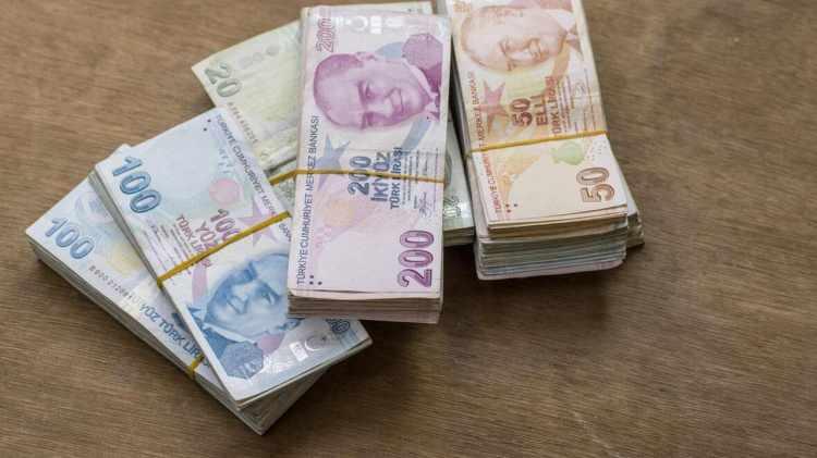 <p>Kamu işçisi zammı referans alındığında ise memur zam oranı yüzde 45 olursa ek zam yüzde 26,32 olacak.</p>
