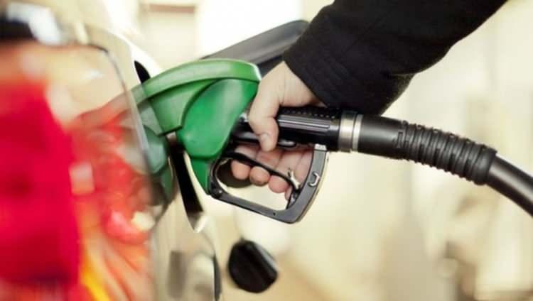 <p>Brent petrol fiyatları ve dövizdeki değişikliklerle birlikte vatandaşlar benzin ve motorin fiyatlarını takibe devam ediyor.<br />
 </p>
