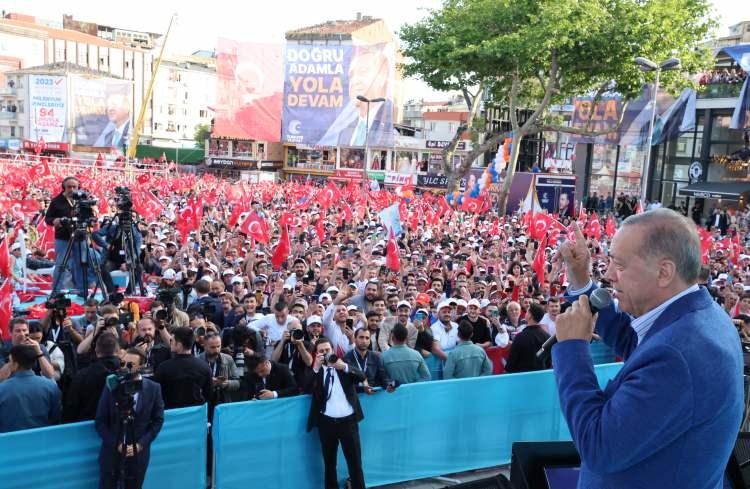 <p>Cumhurbaşkanı Recep Tayyip Erdoğan son 2 günün kaldığı seçim öncesi İstanbul'un Esenler ilçesinde miting düzenledi.</p>
