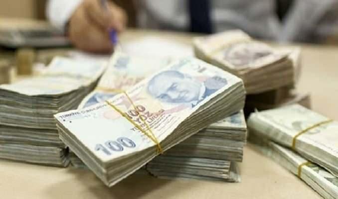 <p>SGK, 1 milyon 100 bin kişi emeklilik işlemlerini tamamlayarak ve maaşları bağlayarak müthiş bir başarıya imza atmıştır.</p>
