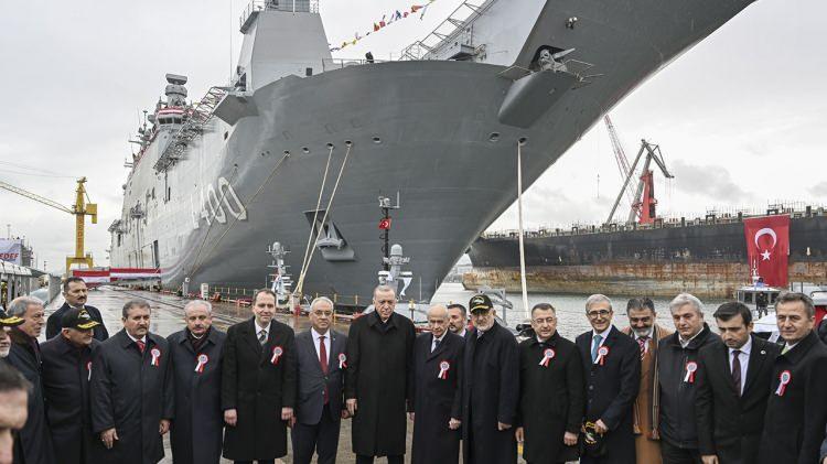 <p>Ayrıca, memur ve işçi ücretlerinde, emeklilerin bayram ikramiyesinde artış, emeklilikte yaşı bekleyenlerle ilgili düzenleme, 45 bin öğretmen ataması, 4 bin 134 engelli öğretmen ataması, 42 bin 500 sağlık personeli alımının açıklanması da görselde yer aldı.</p>