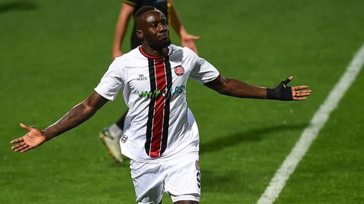 <p>* Mbaye Diagne / Senegal<br />
<br />
* Fatih Karagümrük<br />
<br />
* 31 yaşında</p>
