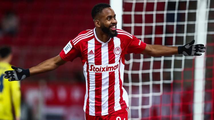 <p>* Cedric Bakambu / Demokratik Kongo<br />
<br />
* Olympiakos<br />
<br />
* 32 yaşında</p>
