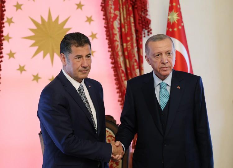 <p>Katar merkezli Al Jazeera, "Sinan Oğan, ikinci turda Erdoğan'ı onayladı" başlığını kullandı.</p>
