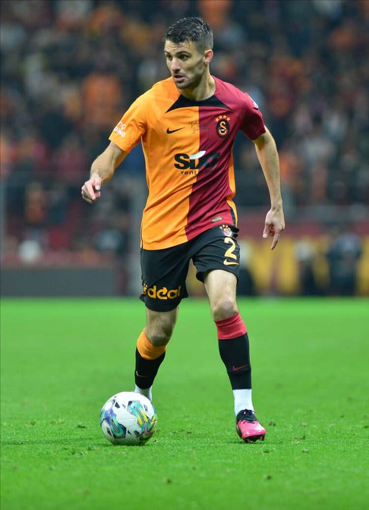 <p>Leo Dubois</p>
