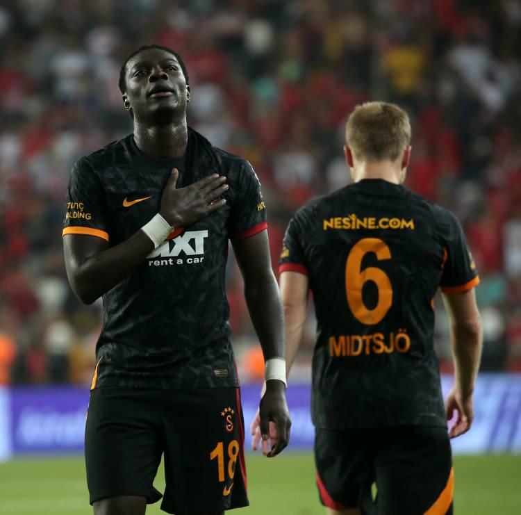 <p>Antalyaspor 0-1 Galatasaray</p>
<p>90' Gomis</p>