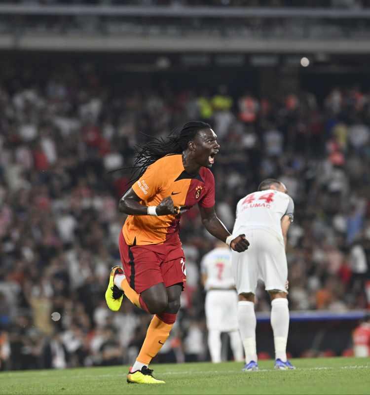 <p>Ümraniyespor 0-1 Galatasaray</p>
<p>86' Gomis</p>