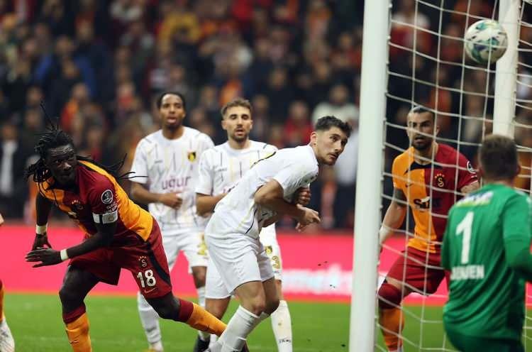 <p>Galatasaray 2-1 İstanbulspor</p>

