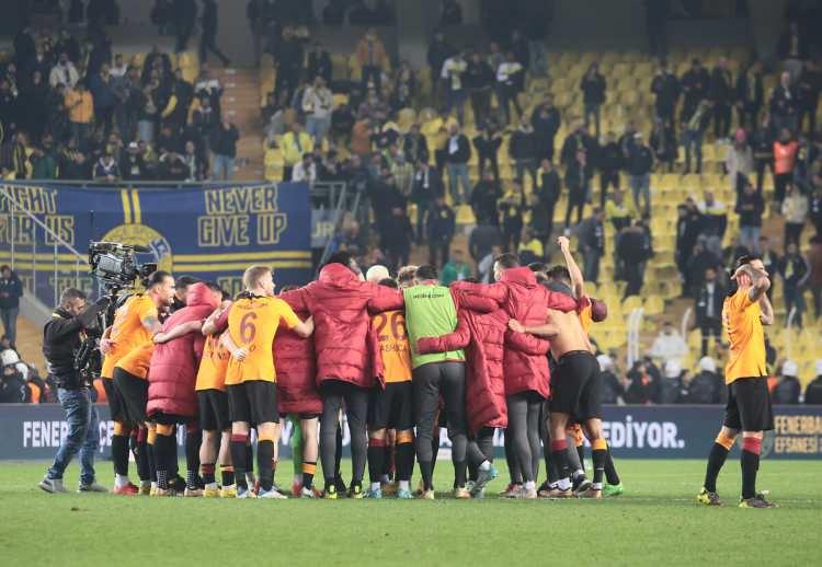 <p>Fenerbahçe 0-3 Galatasaray</p>