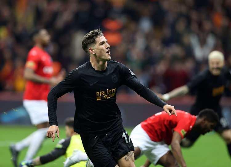 <p>Galatasaray 1-0 Kasımpaşa</p>